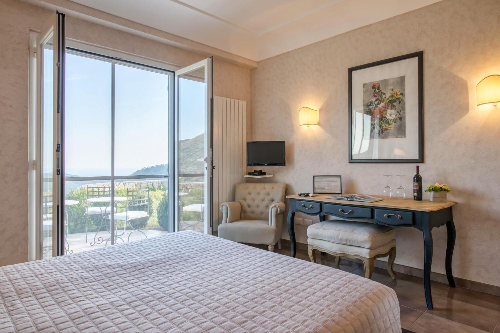 Collina Degli Ulivi B&B Итри Экстерьер фото