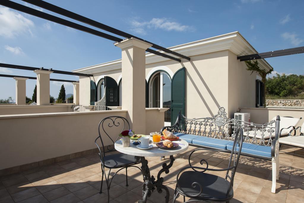 Collina Degli Ulivi B&B Итри Экстерьер фото