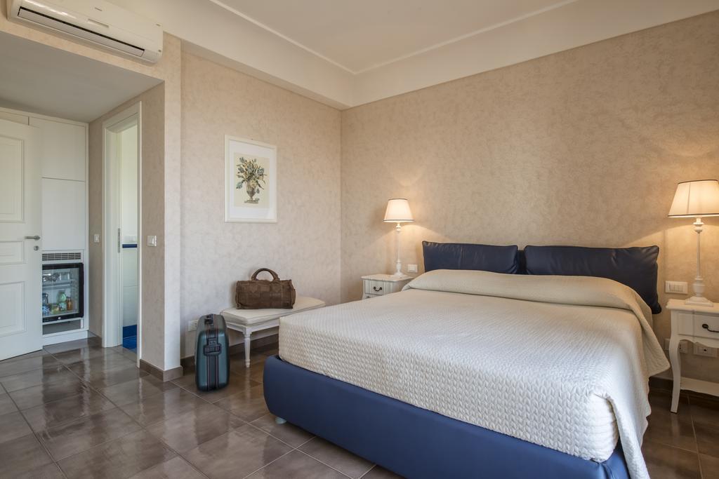 Collina Degli Ulivi B&B Итри Экстерьер фото